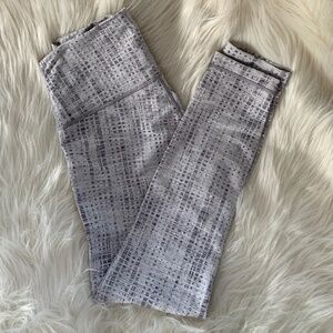 Lululemon Wunder under 25” Jacquard Moonphase Silver Size 6